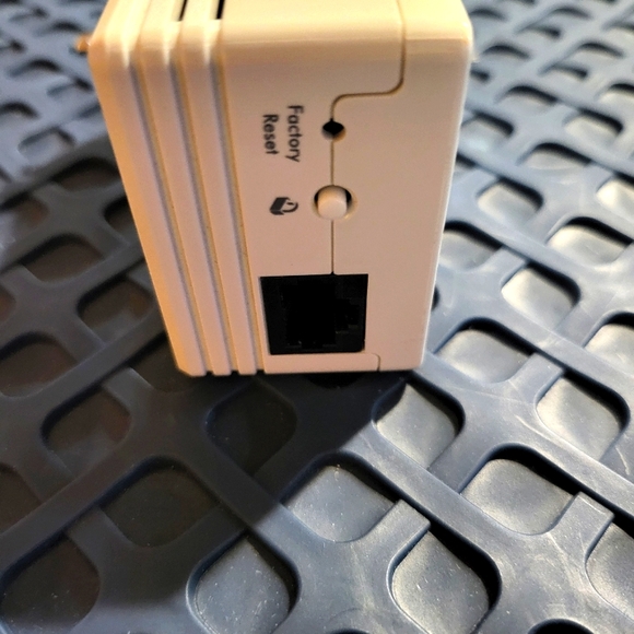 Netgear XAV1301v2 Powerline 200 Mini Adapter - Picture 7 of 7